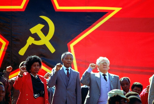 Νέλσον Μαντέλα: Ο άνθρωπος που ταρακούνησε συθέμελα το ρατσιστικό καθεστώς 